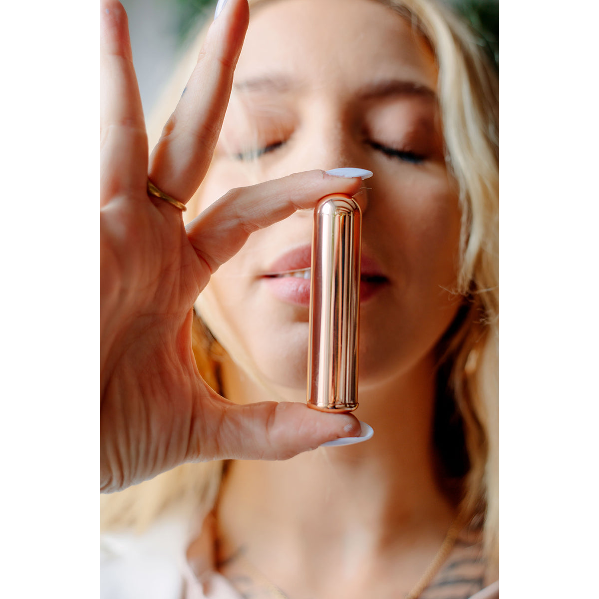 Le Wand Chrome Bullet - Assorted Colors-Belle Lacet Lingerie
